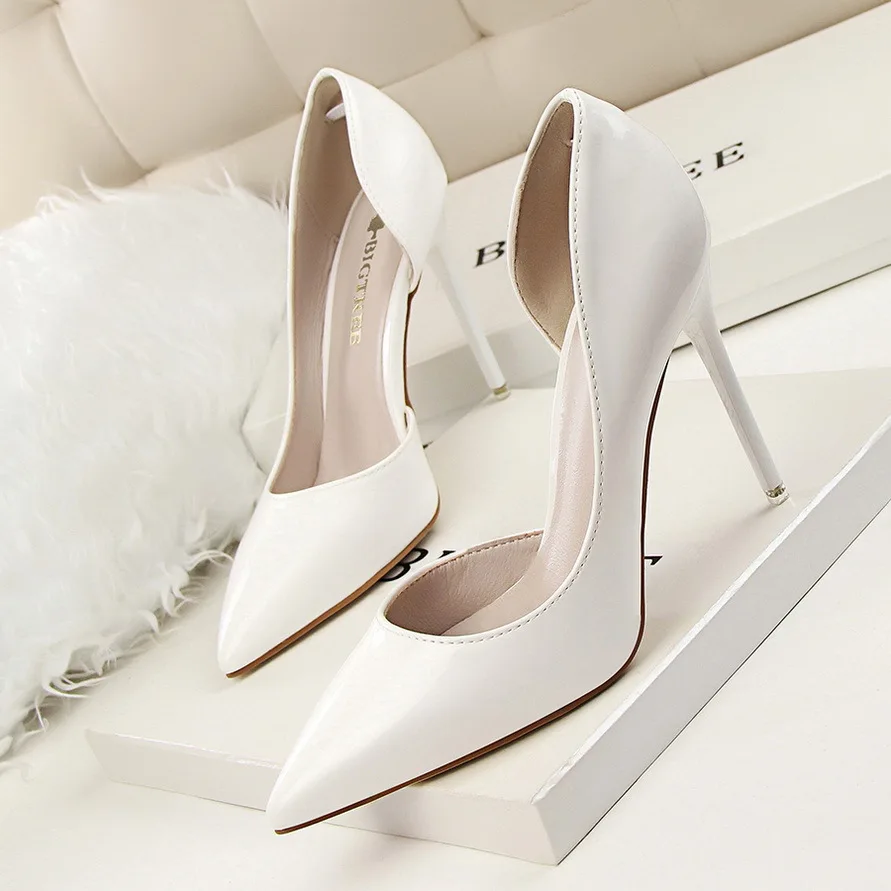 

Women's Shoes