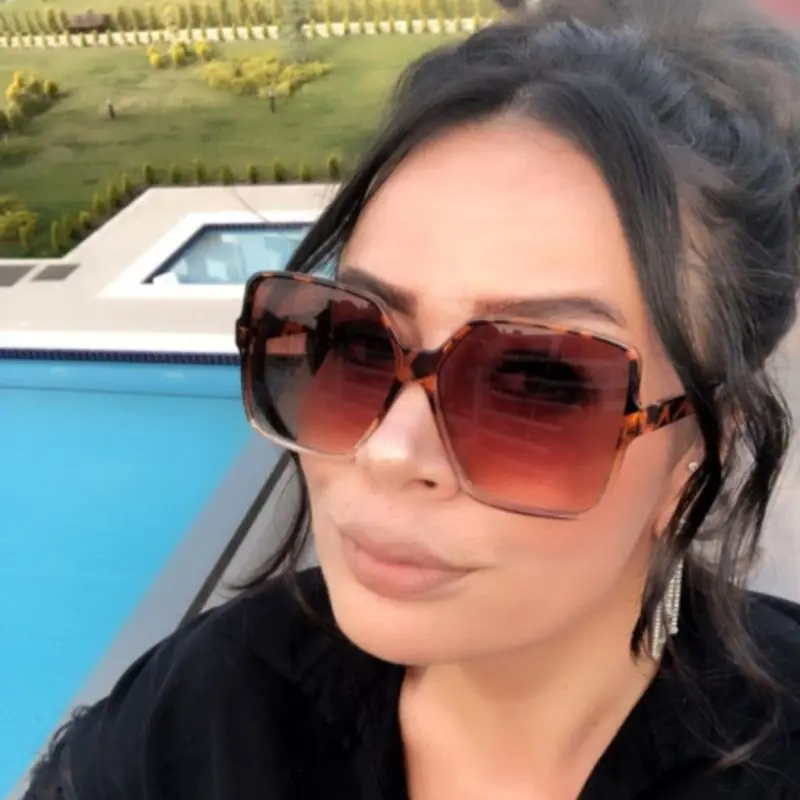 

Fashion Women Oversize Sunglasses Gradient Plastic Brand Designer Female Sun Glasses UV400 lentes de sol mujer