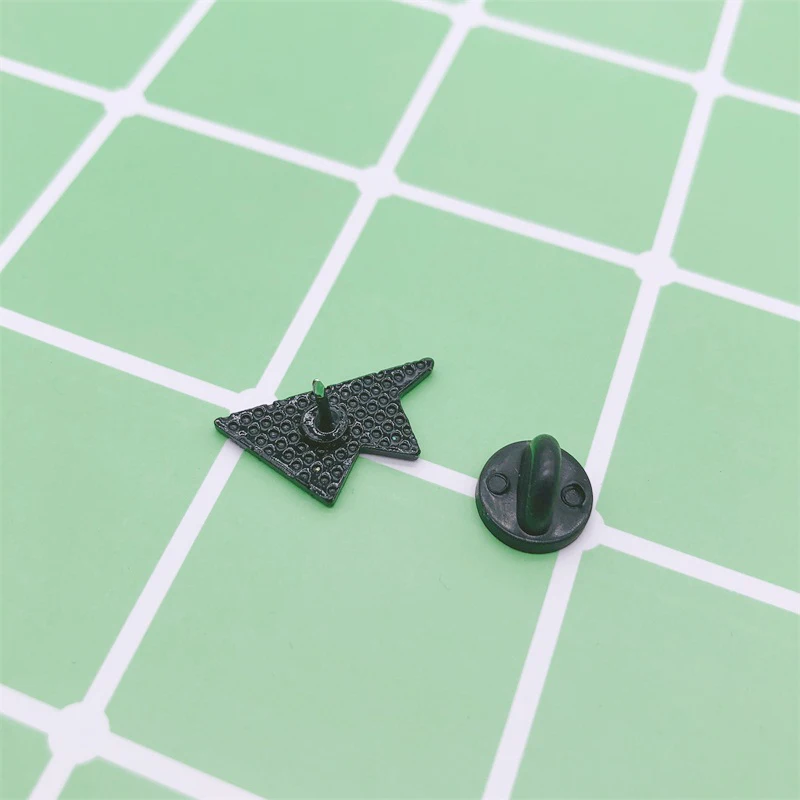 Брошь из металлического сплава с эмалью Милая брошь мультяшным изображением