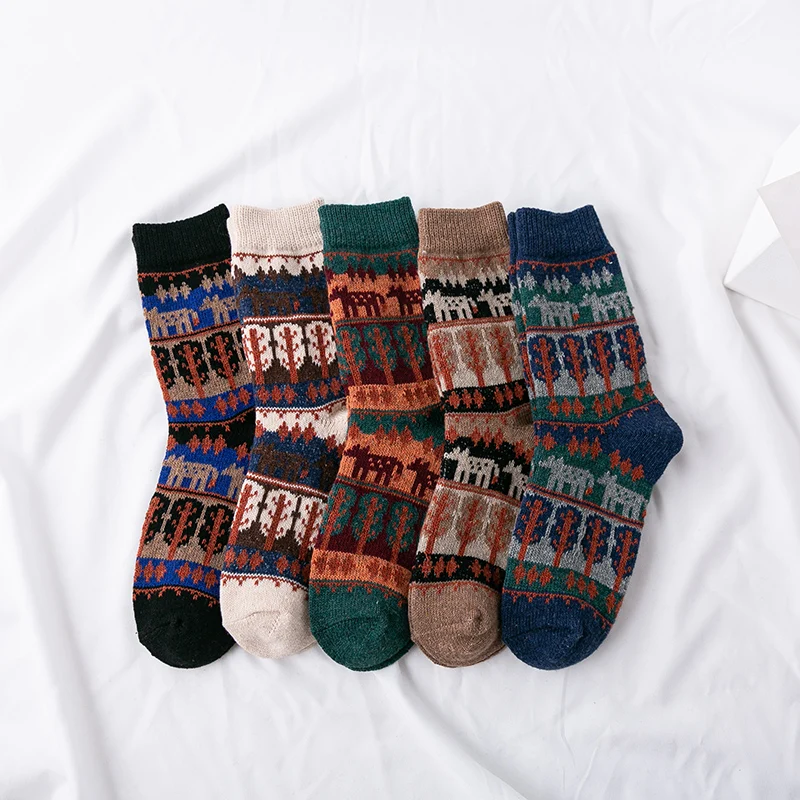 

Autumn Winter Thick Wool Socks Comfortable Casual Leaf And Dog Pattern Ethnic Style Women Warm Terry Socks