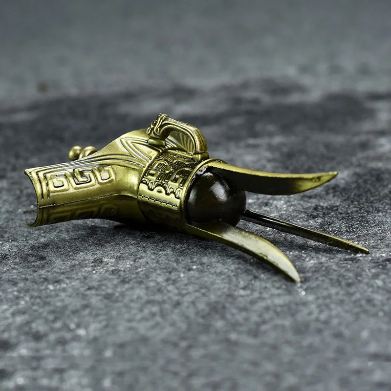 

China Qin Dynasty Bronze Tripod Antique Wine Glass Art Collection Liquor Spirits Vodka Shot Glass Tipsy Cocktail Cup Decoration