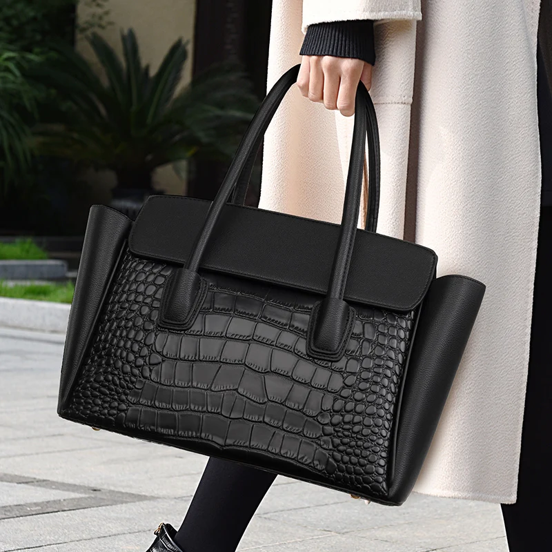 

High sense large capacity bag women's 2021 summer new fashion versatile atmosphere Single Shoulder Messenger Handbag