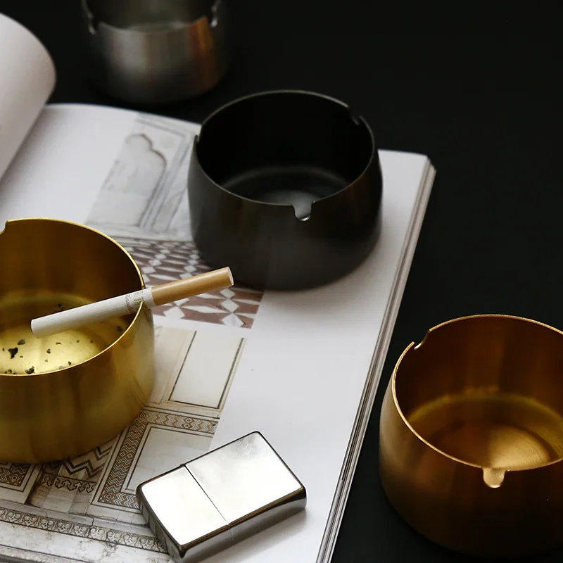 

Пепельница из нержавеющей стали с защитой от падения, креативная индивидуальная металлическая пепельница для журнального столика, офиса, г...