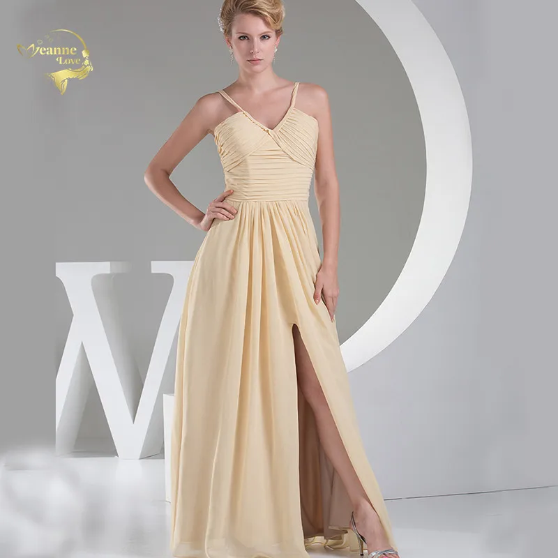 Женское шифоновое платье длинное вечернее цвета шампанского с открытыми