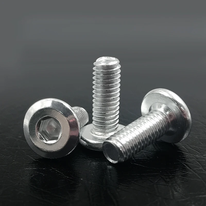 большой белый болт