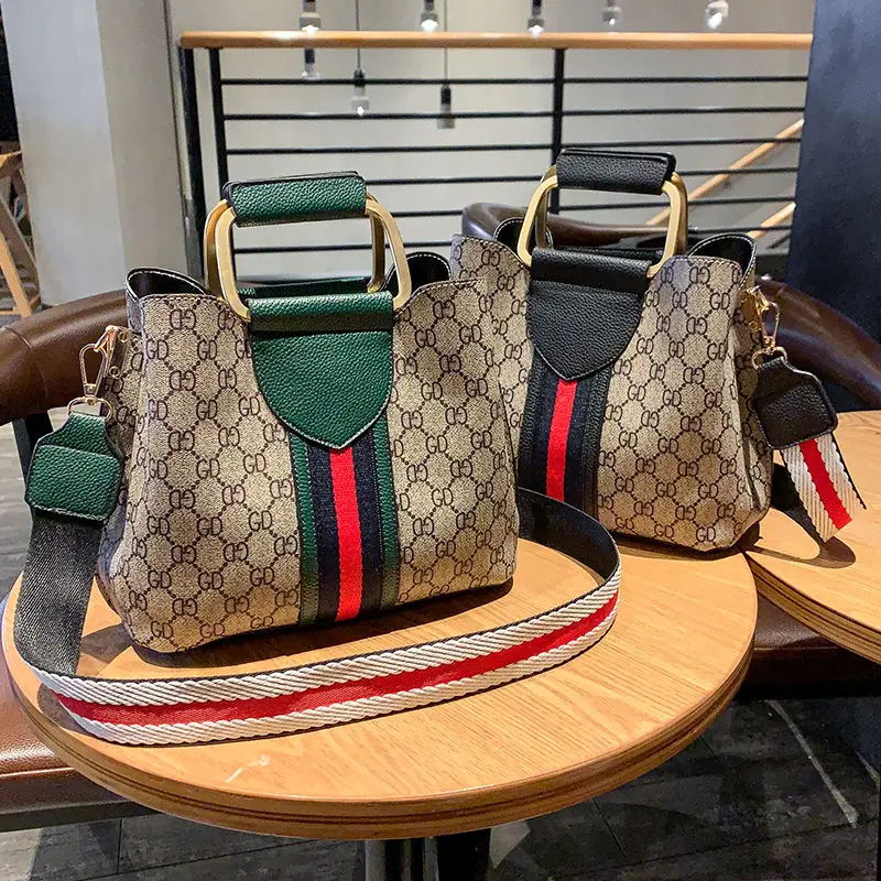 

Advanced sense Korean trendy bucket niche bag women's new 2021 versatile large capacity Single Shoulder Messenger