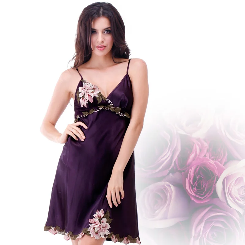 Женская атласная ночная рубашка пикантная с цветочной вышивкой пеньюар