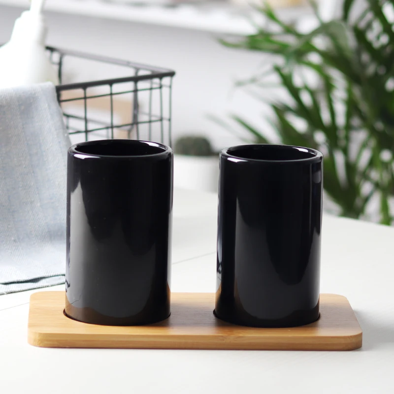 (two black cups) Модная черно-белая керамическая эмульсия розлива повседневных предметов для отельного пресса бутылка для душа гель бутылка для мыла для рук - Цвет: (two black cups)