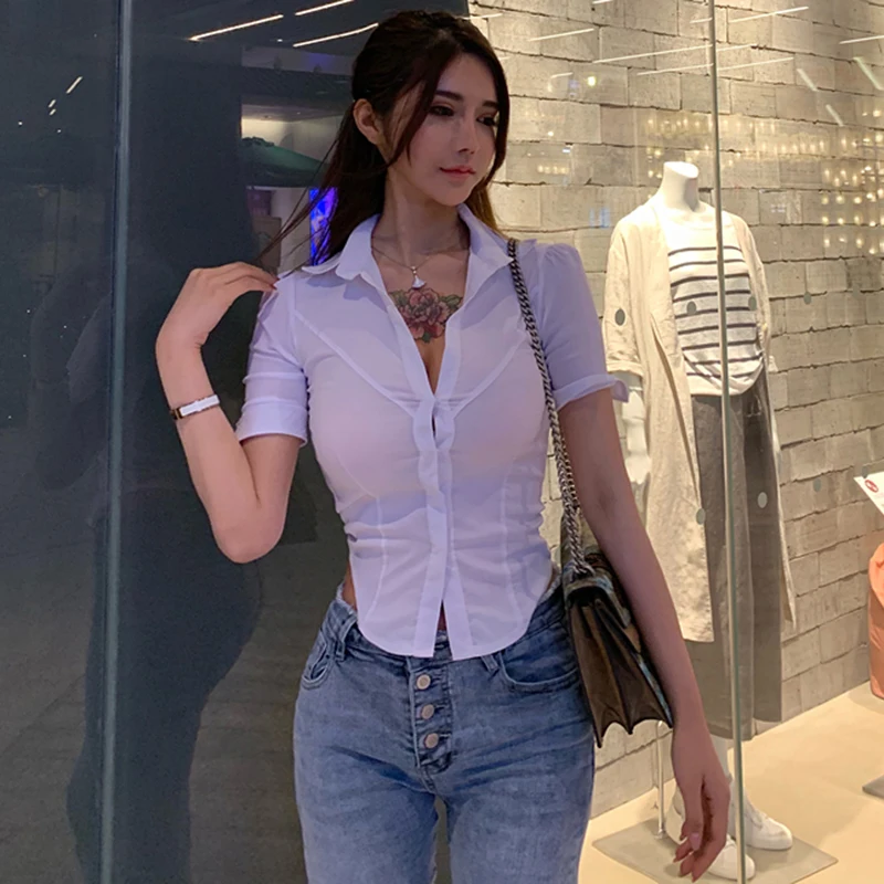 Сексуальные топы с коротким рукавом на пуговицах с v-образным вырезом Топы белого цвета для женская летняя обувь 2021 тенденции моды и американском стиле новые женские блузки C292 Сексуальные топы с коротким рукавом на пуговицах с v-образным вырезом Топы белого цвета для женская летняя обувь 2021 тенденции моды и американском стиле новые женские блузки C292