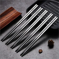 five pairs of 304 stainless steel chopsticks complete with chinese silver cutlery can be reused