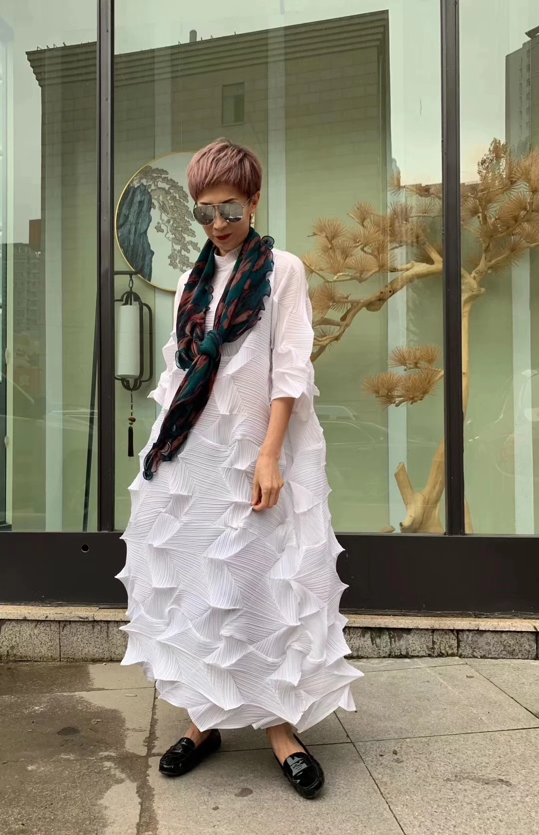 Горячая Miyake модное плиссированное платье со складками и бриллиантами, одноцветное Свободное длинное платье со стоячим воротником