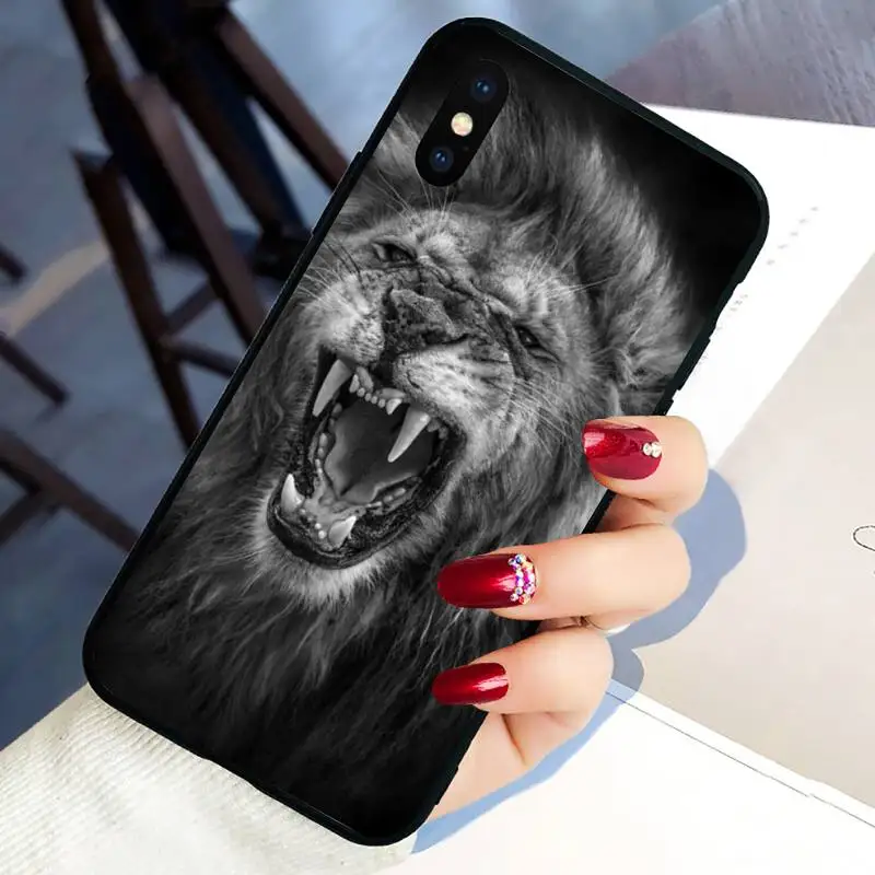 

The Lion King Animal Phone Case For Black-Iphone 5 5s se 6 6s 7 8 11 12 X Xs Xr Pro Plus Max Mini Cover