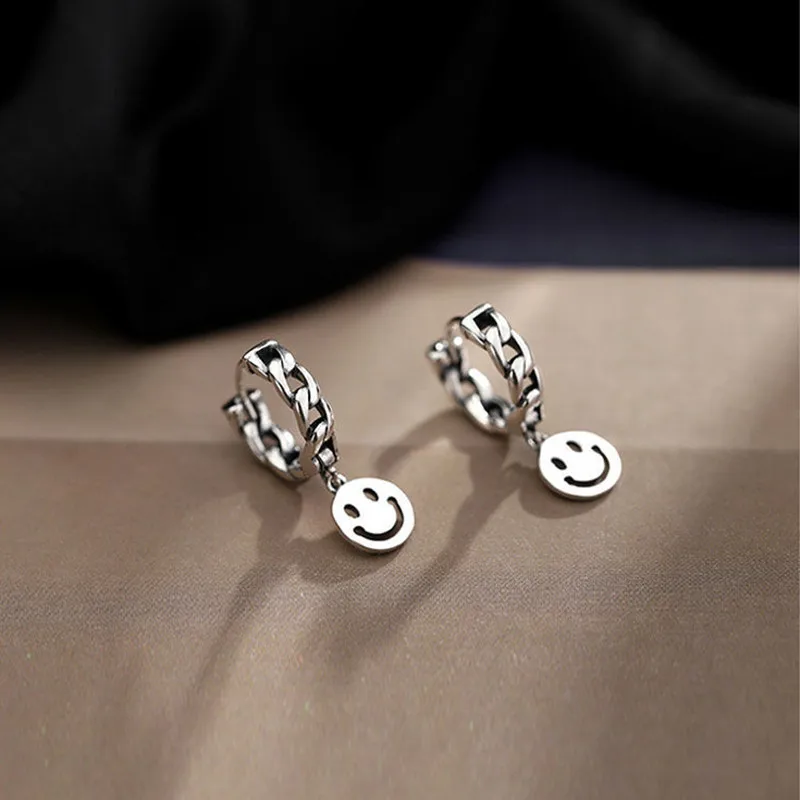 

Exquisite High Quality Women Simple Smiling Face Earrings Round Pendant Earrings for Women Girls Wedding Engagement Jewelry