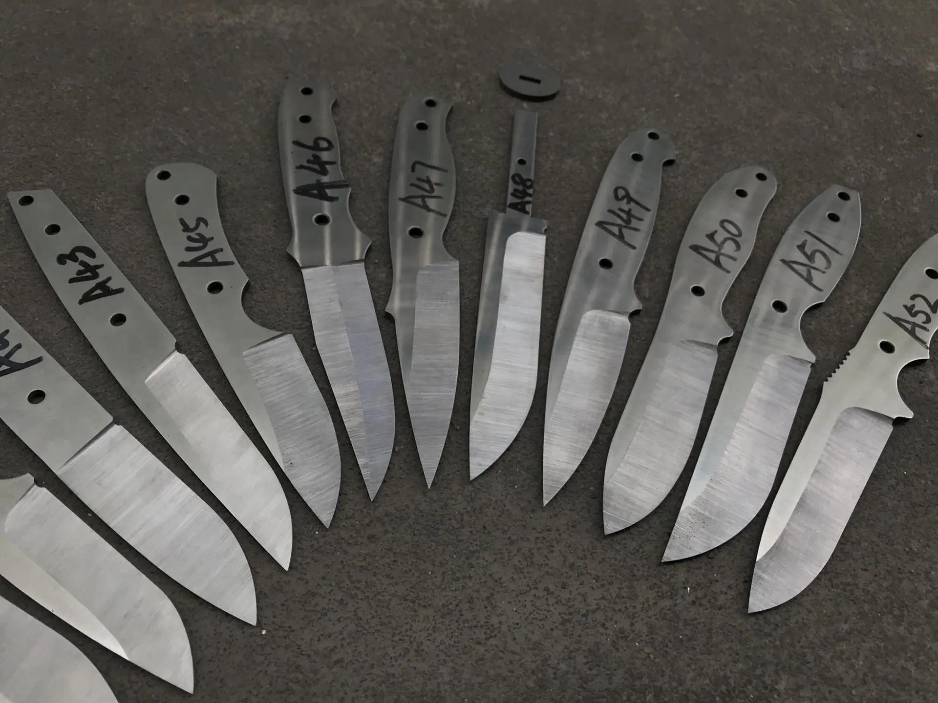 Острый нож сделай сам с фиксированным лезвием имитация дамасской стали