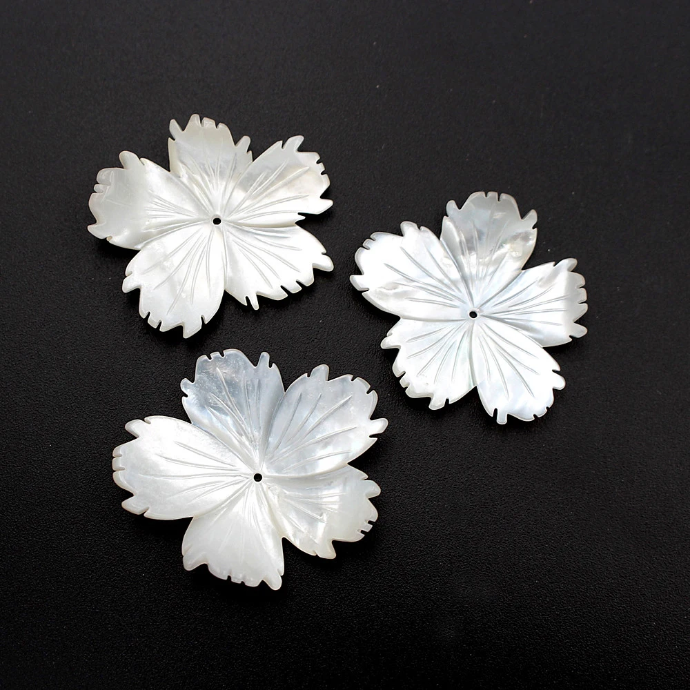 (10 шт./лот) Новые резные швабры белый корпус просверленные бусины Цветок Кулон