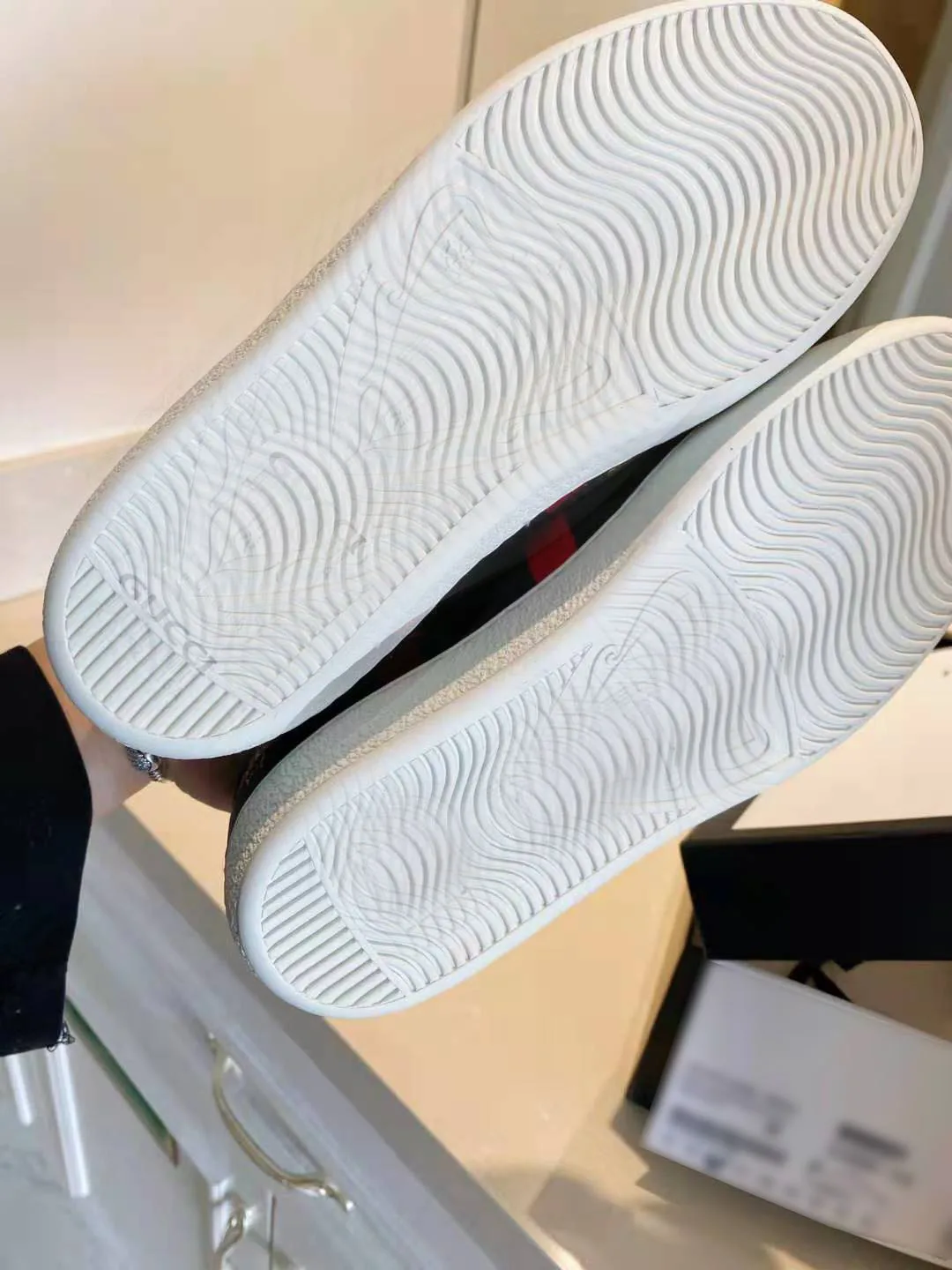 

2021 new brand men's and women's high-quality spring casual shoes, high-quality leather casual shoes, classic trend casual sport