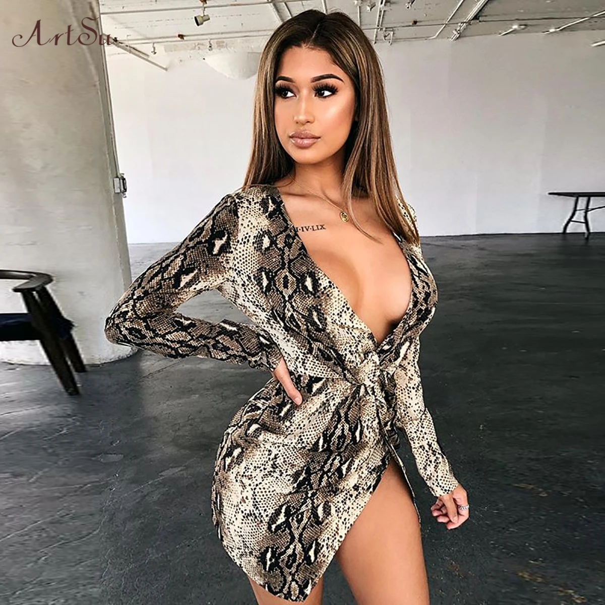 

ArtSu New Snake Print Mini Dress Mujer Vesitido Sexy V Neck Long Sleeve Party Dresses 2019 Autumn Long Sleeve D Robe ASDR60353