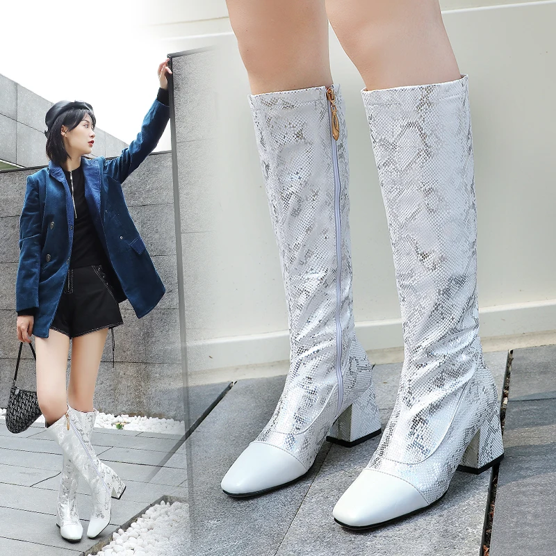 Женские модные сапоги до колена облегающие с острым носком весенние для верховой