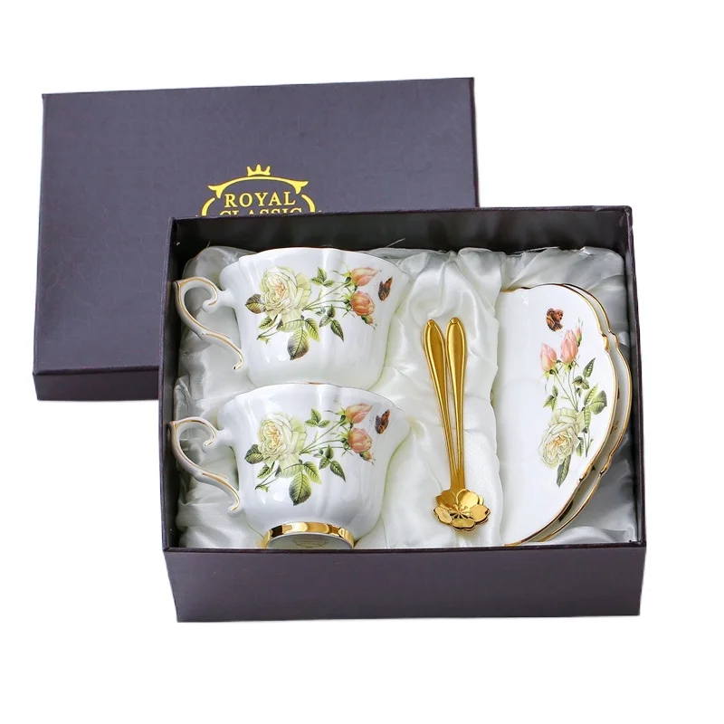 

Boreal Europe Style Bone China Porcelain Coffee Cup Pastoral White Rose English Afternoon Teacup and Saucer Set Gift Box