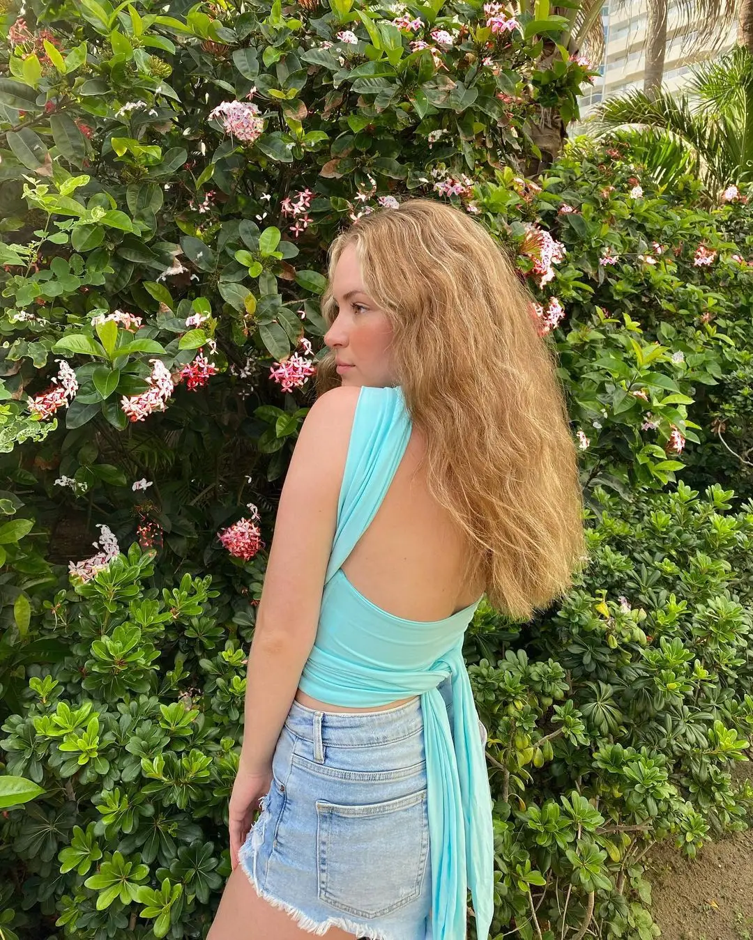 

Sexy Halter Bandage Cut Out Crop Tops Women Sleeveless Backless Camis Top Cropped Party Clubwear Streetwear Fashion Clothing