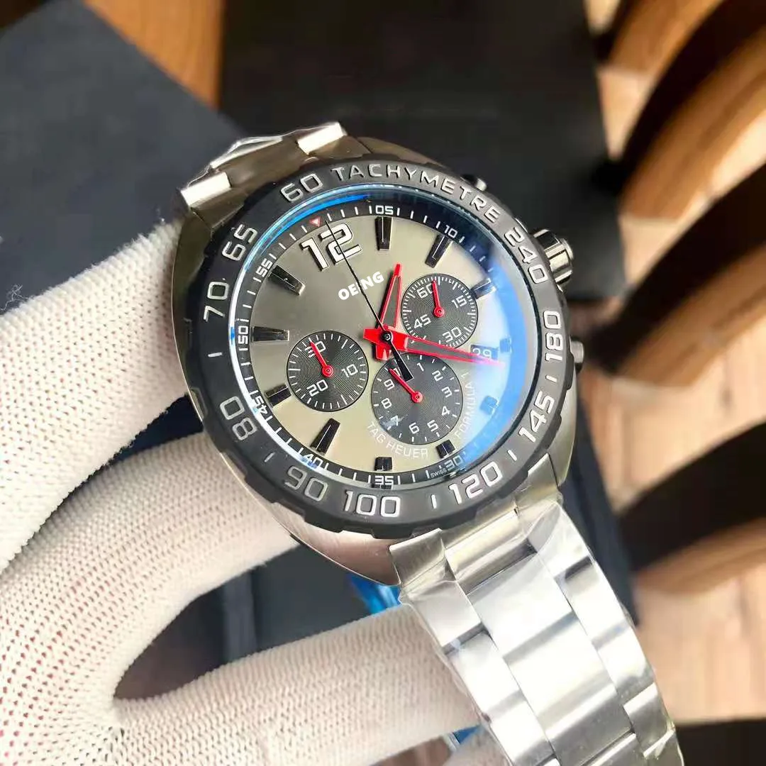 

Men's full-function chronograph running seconds quartz watch, rubber strap 316 stainless steel case, a well-known Swiss brand, w