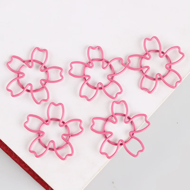 

15PCS Colored Cartoon Paperclip Craft Pink Flowers Shape Souvenir Paperclip Metal Paperclip Souvenir and Other Accessories