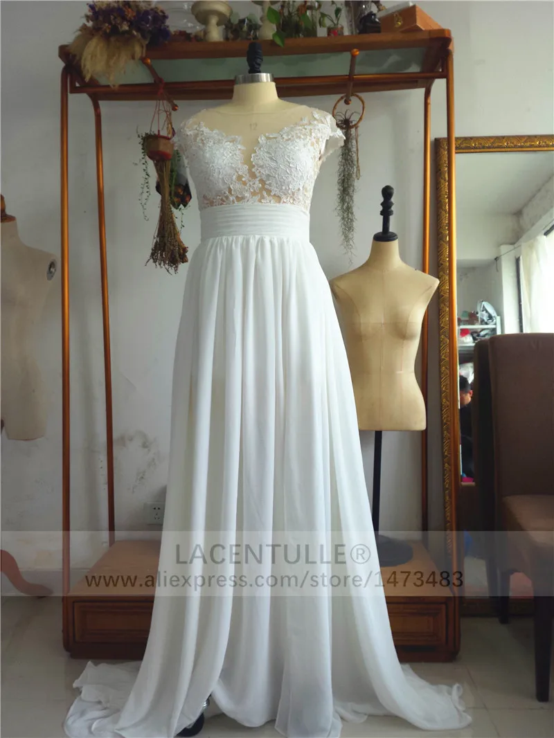 Богемное свадебное платье с рукавами крылышками и разрезом Цветочные пляжные