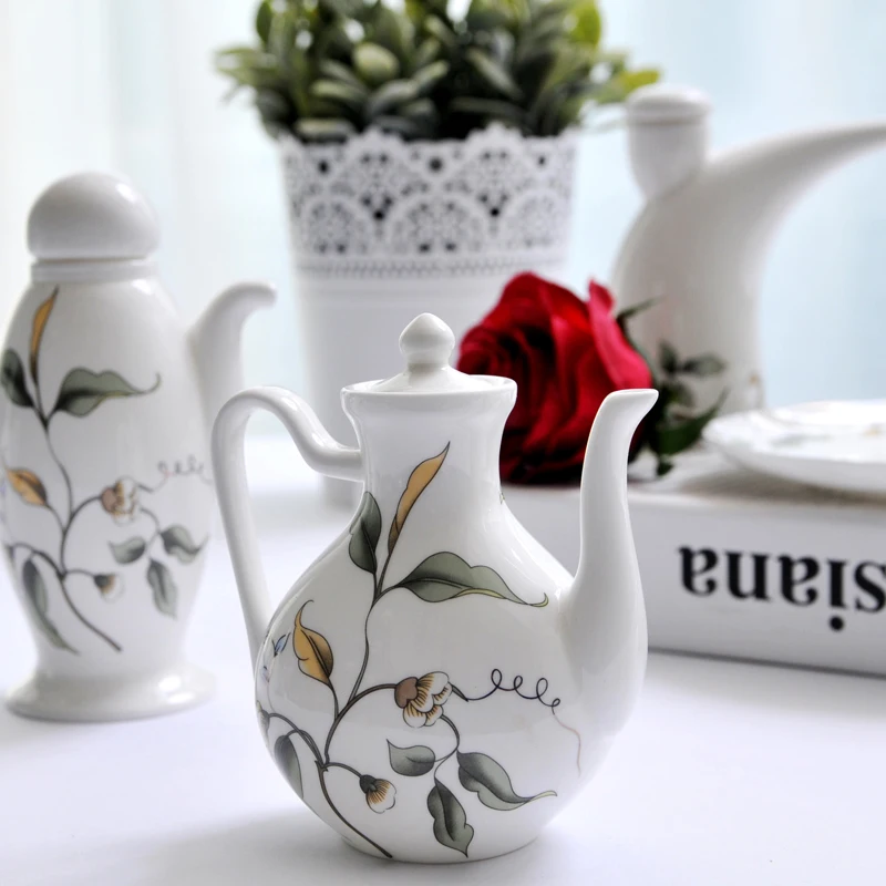 

zq Soy Sauce Bottle Vinegar Pot Kitchen Household Ceramic Soy Sauce Seasoning Pot Small Seasoning Containers Sesame Oil Pot