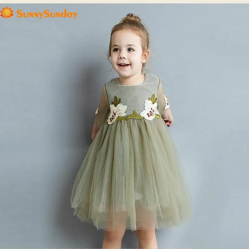 

The Rushed Three Quarter New Girl Dresses In Summer 2020 Western Style Sleeved Dress Embroidered Princess Flower Girls Wedding