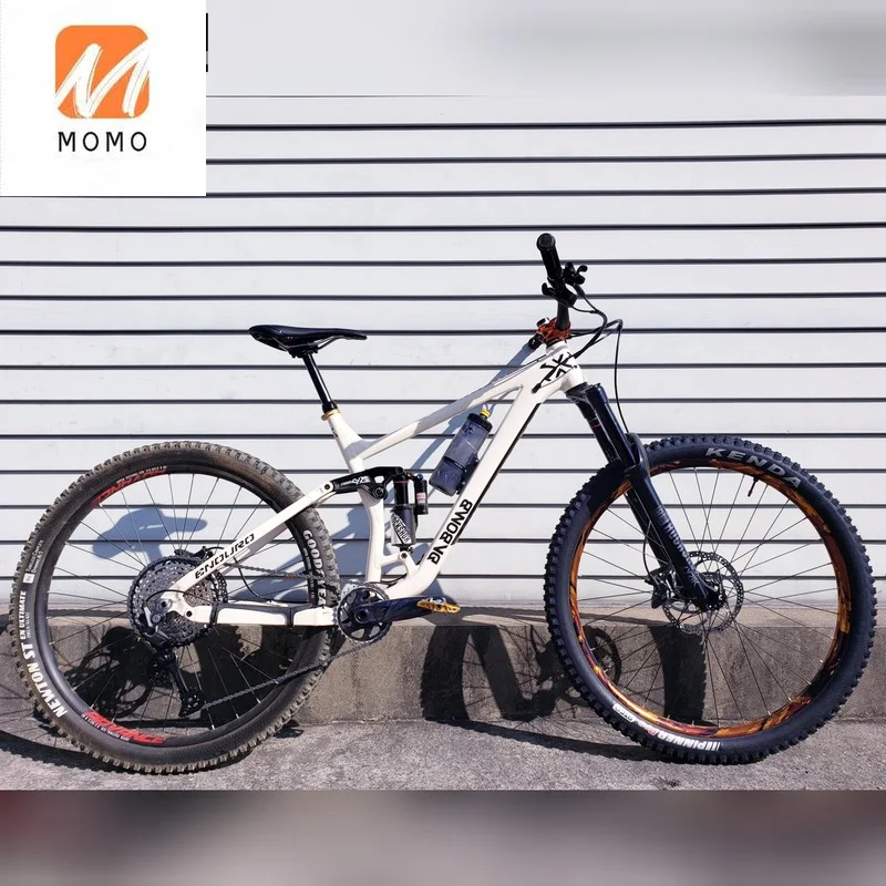 

Magnetic Mount Bicycle 600ml Water Bottle