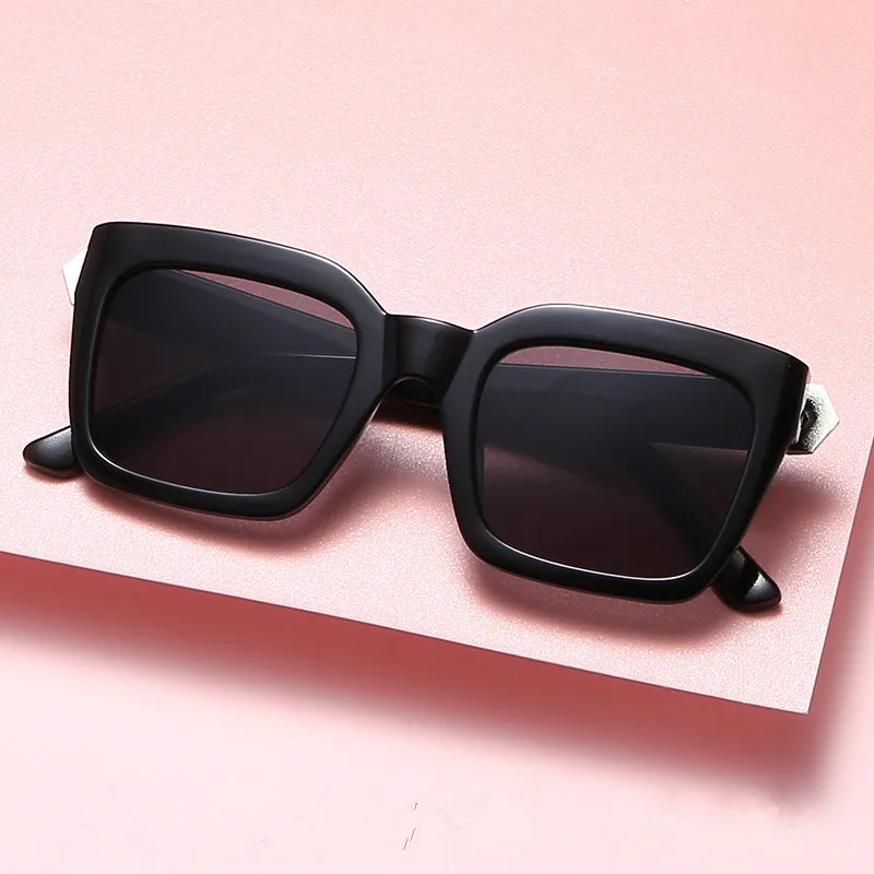 

2021 new Sunglasses European and American fashion trend street shot cross border Sunglasses personalized Sunglasses Uv400