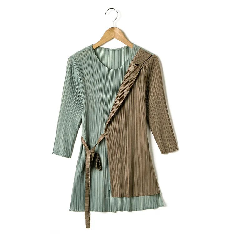 

Plus Size Pant Suits Spring 2020 New Fashion Patchwork Round Neck Lace-up Top + Elastic Waist Straight Pants Miyake Pleated Set