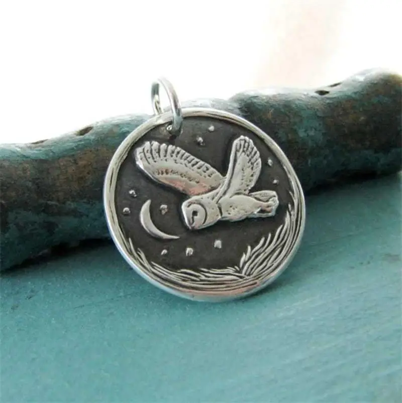 

New Fashion Silent Starry Sky Moon Necklace Creative Animal Owl Necklace Women's Holiday Party Jewelry Gift