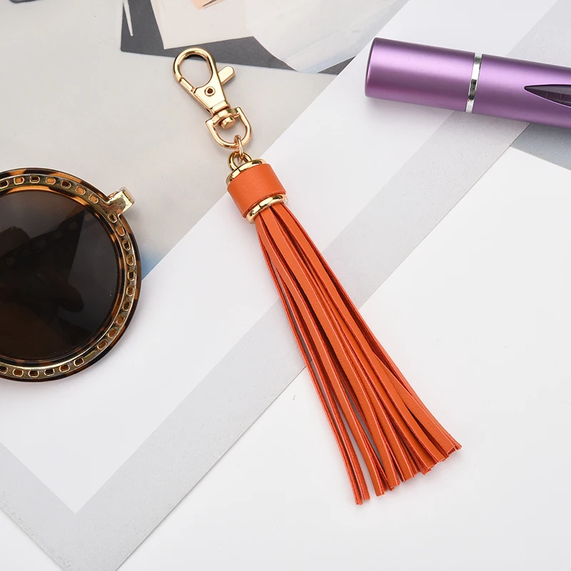 

Fashion PU Leather Tassel Women Keychain Bag Pendant Alloy Car Key Chain Ring Holder Retro Jewelry Acessory EH388