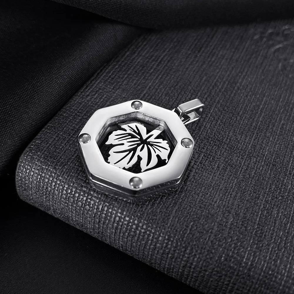 

Trendy 316L Stainless Steel Necklace Simple Herb Charm Maple Leaf Pendant Necklace For Man and Women Hip Hop Jewelry Wholesale
