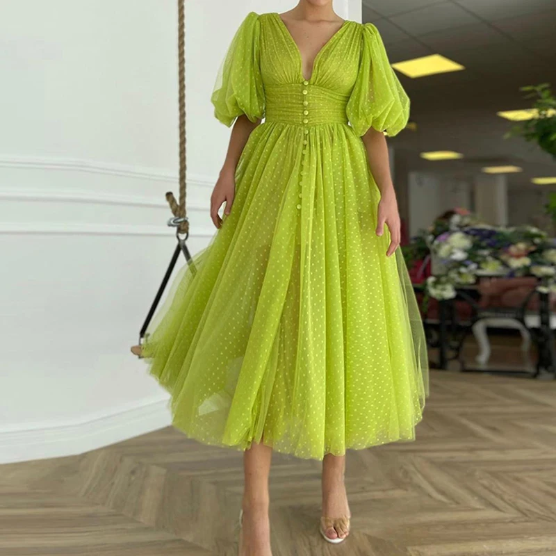 

2021 Lemon Green Dotted Tulle Prom Dresses V-Neck Half Puff Sleeves Midi Prom Gowns Buttoned Tea-Length Wedding Party Dresses
