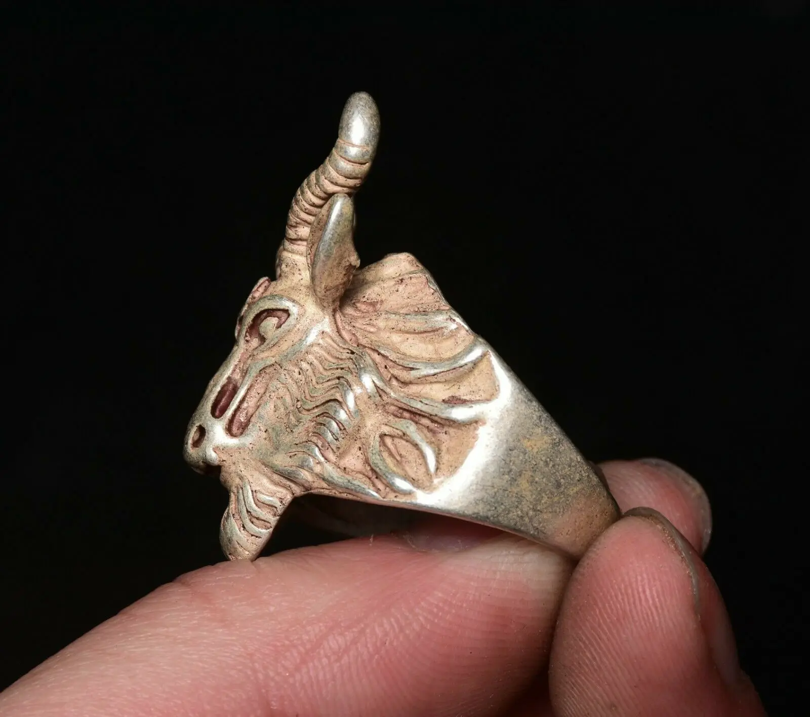 Кольцо в виде старой китайской серебряной династии зодиака животного Овцы козы