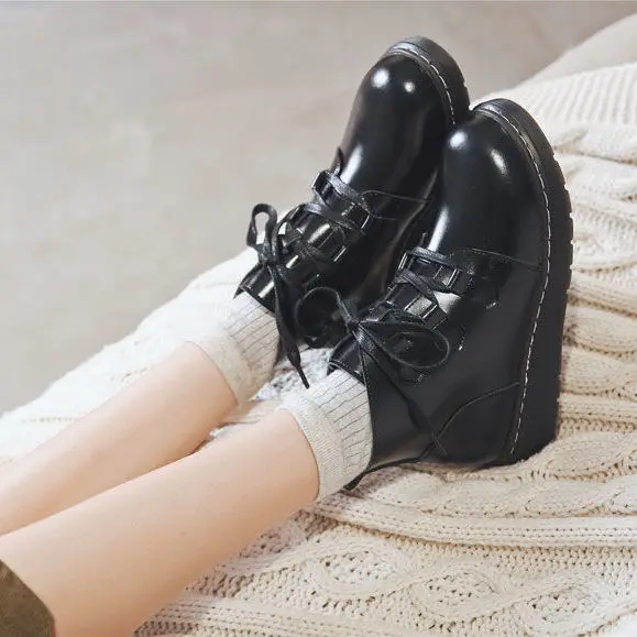 Ботинки женские из натуральной кожи на платформе | Обувь