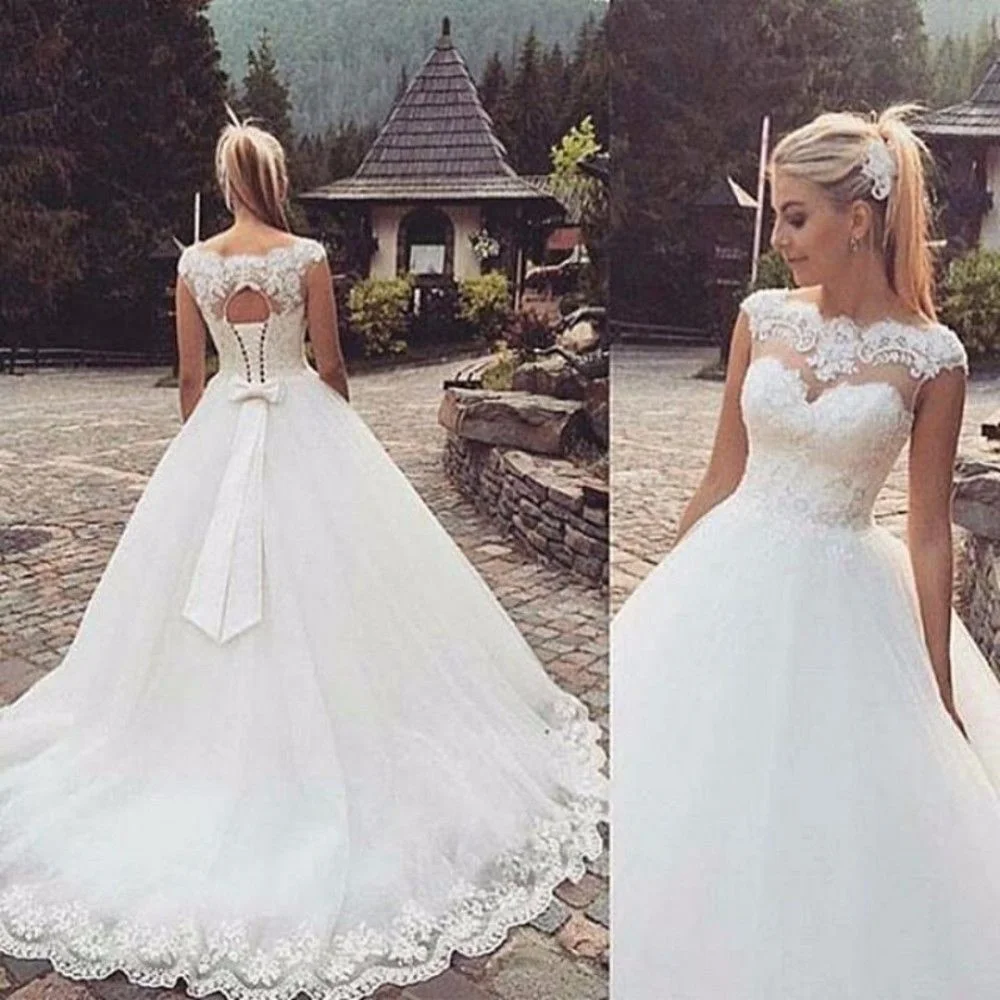 

New Bride Off White Belt Lace Wedding Dress Short Sleeve Tail Wedding Dress Sweet Princess Wedding Dress Sexy Weddingdress