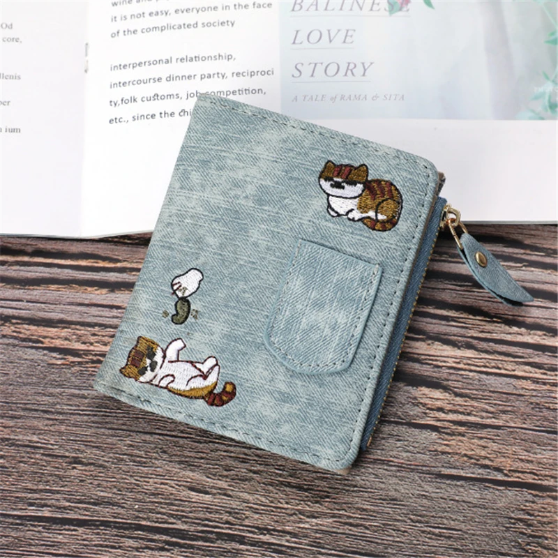 

Short Women Wallets Embroidery Cartoon Cat Zipper Coin Purses Female Solid Color Hasp Mini Cards Holder Clutch Money Clip