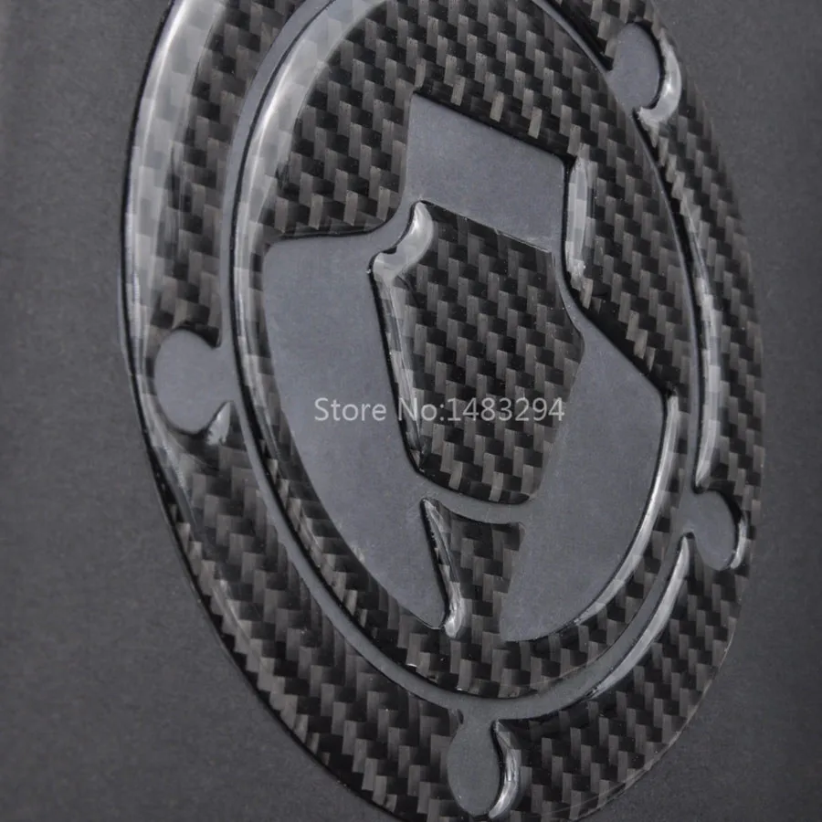 Наклейка на крышку топливного бака 3D Защитная из углеродного волокна