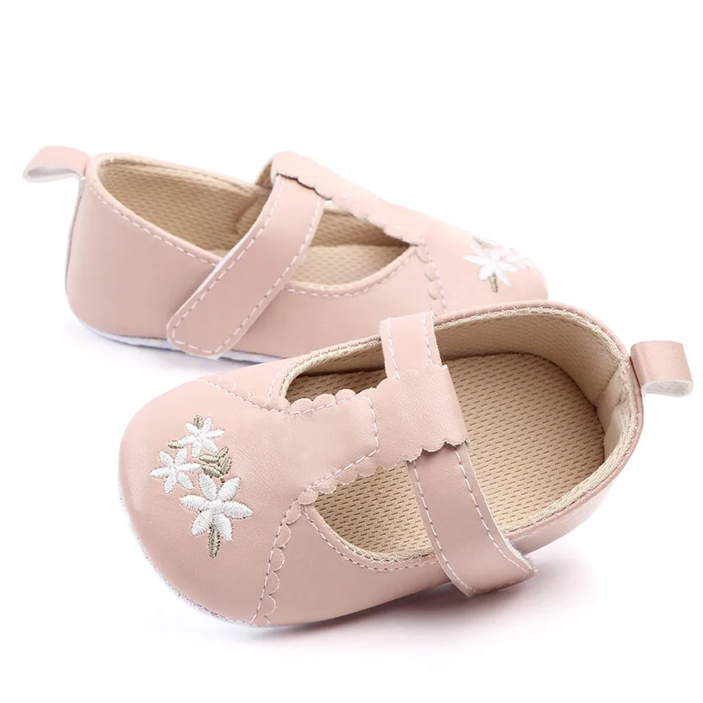 Кожаные туфли для новорожденных мягкая подошва кроссовки симпатичные цветочные