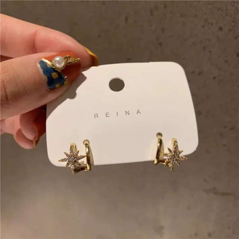 Женские классические серьги гвоздики простые маленькие с пятиугольной звездой