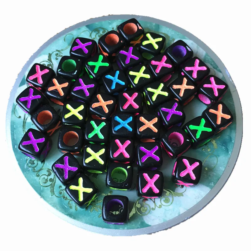 Новинка 100 шт./лот 7*7 мм черный жемчуг с красочным инициалом Y-образной печати