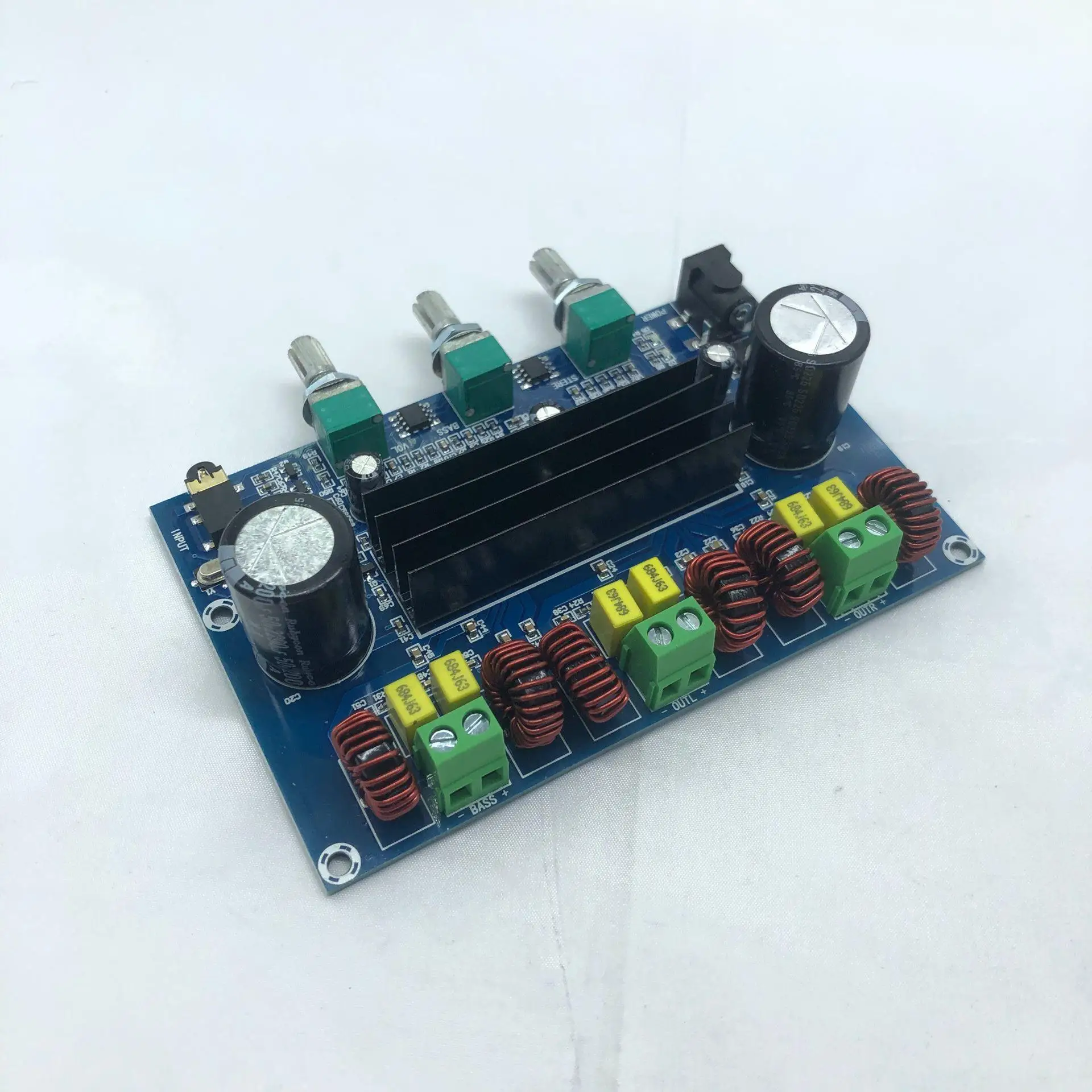 

XH-A305 high-power digital power amplifier board TPA3116D2 Bluetooth 5.0 digital power amplifier 2.1 channel with AUX
