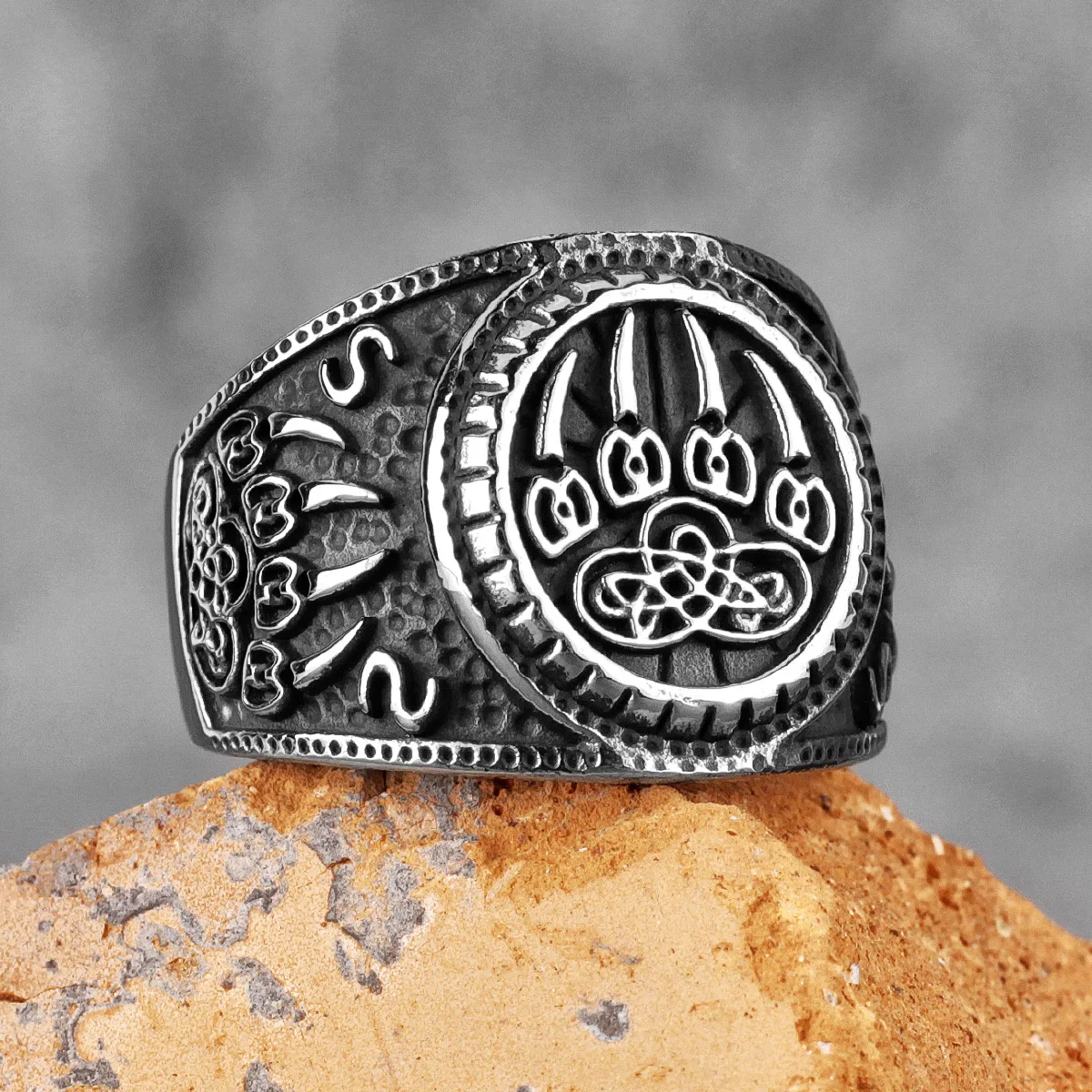 

Vintage Viking Bear Warrior Claw Stainless Steel Mens Rings Punk For Male Boyfriend Biker Jewelry Creativity Gift Wholesale