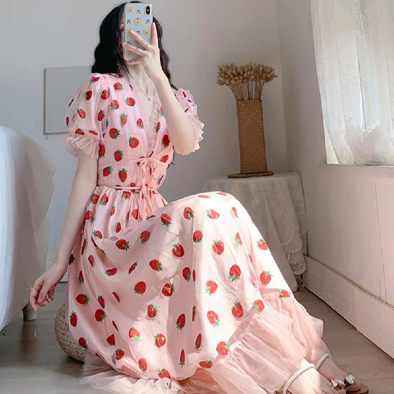 

2021 Summer New Women'S Clothing Sexy V-Neck Belt Strawberry Hot Stamping Short Sleeve Party Mid-Length Dresses Net Yarn Elegant