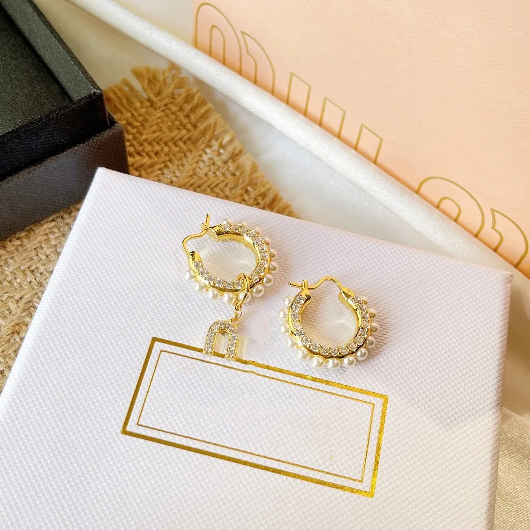 

Yunli 2021 Fashion New Earrings Designer Brand Pearl Gold Earrings Letters Snorkel Gift Summer Luxury 925 Silver Needle Jewelry