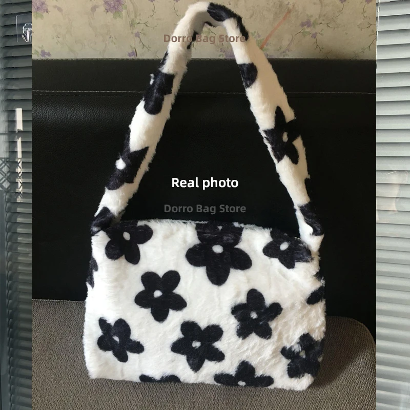 

Winter Soft Plush Women Shoulder Bags Cute Flower Faux Fur Cool Girls Hobos Handbags Fashion Ladies Baguette Underarm Bag Purse