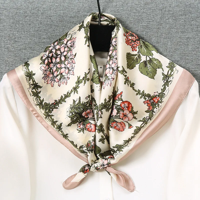 Женский квадратный шарф-платок с принтом 70x70 см